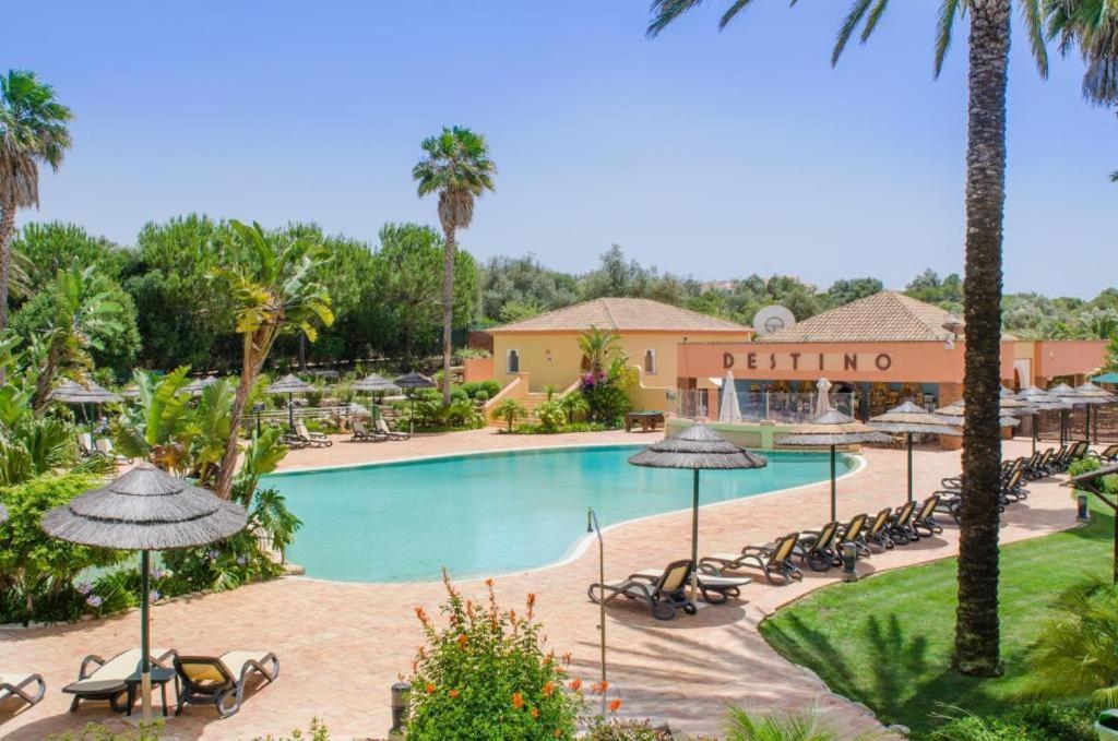 Tropical Garden View - Lagos - Meia Praia Beach Apartment *